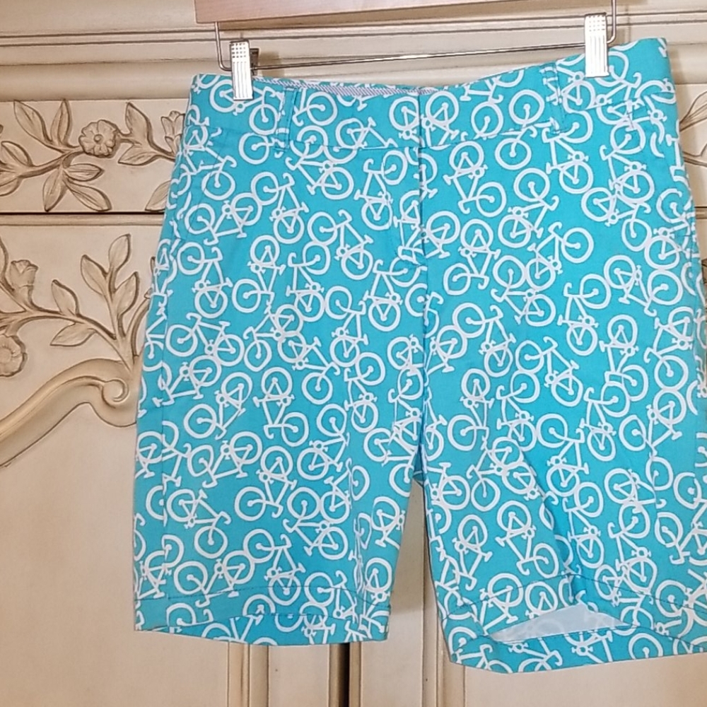 Crown & Ivy stretch shorts size 8 petite